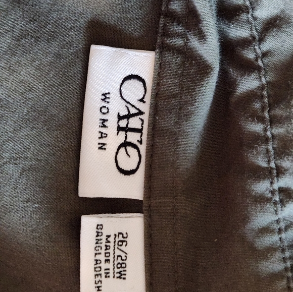 Cato 26-28, Olive green button up sleeveless blouse w collar - Picture 4 of 4